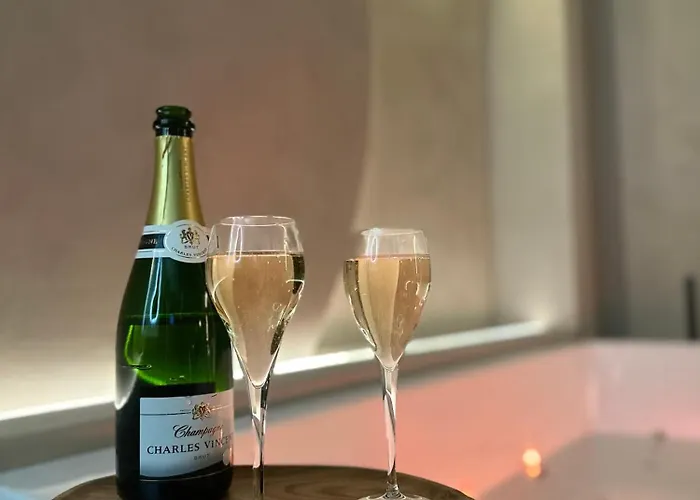 Aparthotel Prive By Collection Aura - A Deux Pas De La Place Ducale Charleville-Mezieres